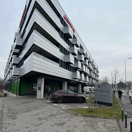 - Zwycieska Free Garage Апартаменти *